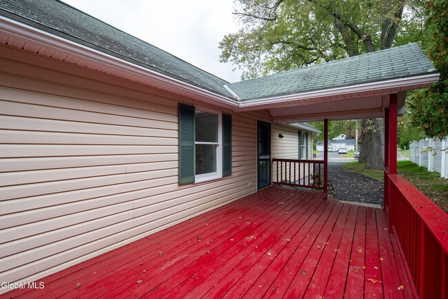 Building Photo - 644 Delaware Ave