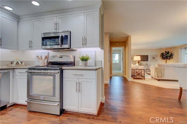 Building Photo - 2405 Via Mariposa W
