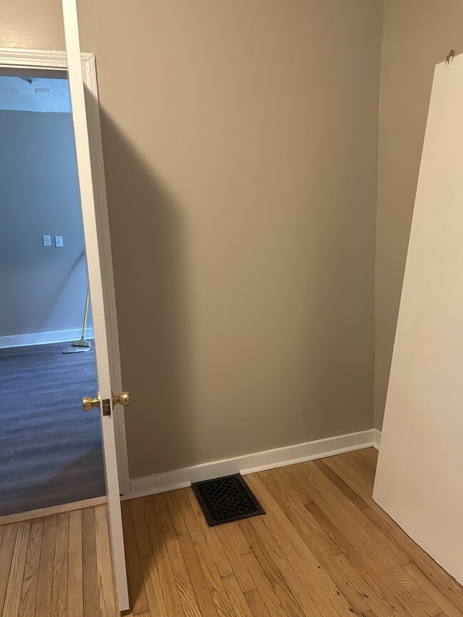 Building Photo - 101 W Gibbs St