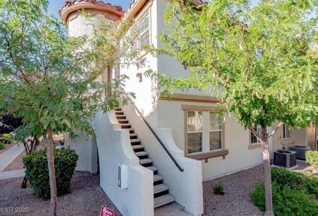 Building Photo - 50 Aura de Blanco St