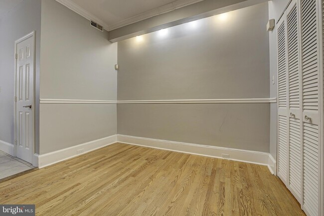 Building Photo - 1005 S Street NW Unit 1