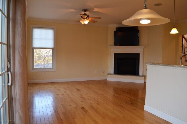 Building Photo - 606 Park Ave