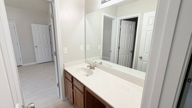 Building Photo - 765 Rockbass Rd