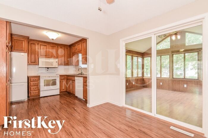 Building Photo - 211 N Cleveland Ave