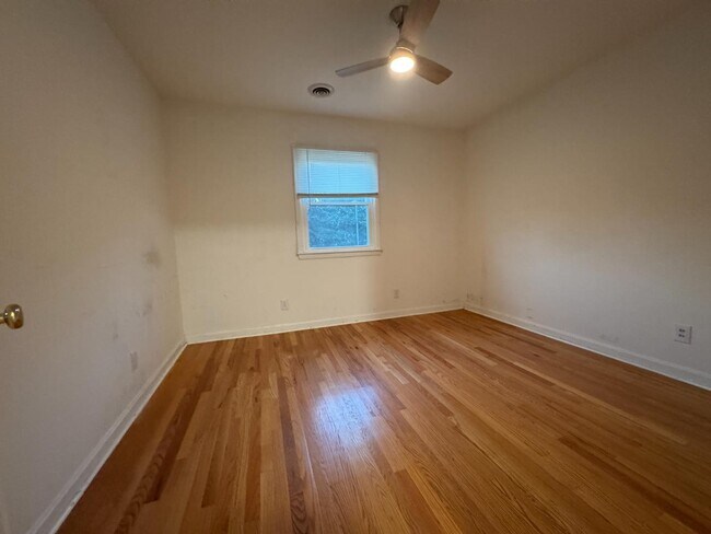 Building Photo - 1115 Vandora Springs Rd