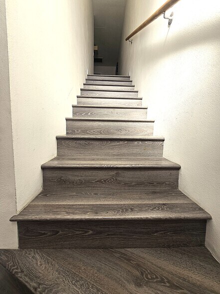 Building Photo - 123 E Bennett Ave