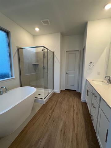 Building Photo - 148 Breeds Hl Rd