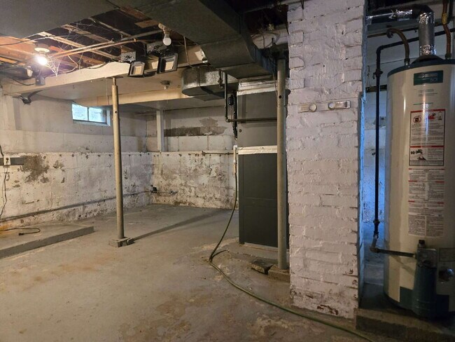 Building Photo - Room to Roam — Updated 2 Bed with Huge Yard & 2-Car Garage