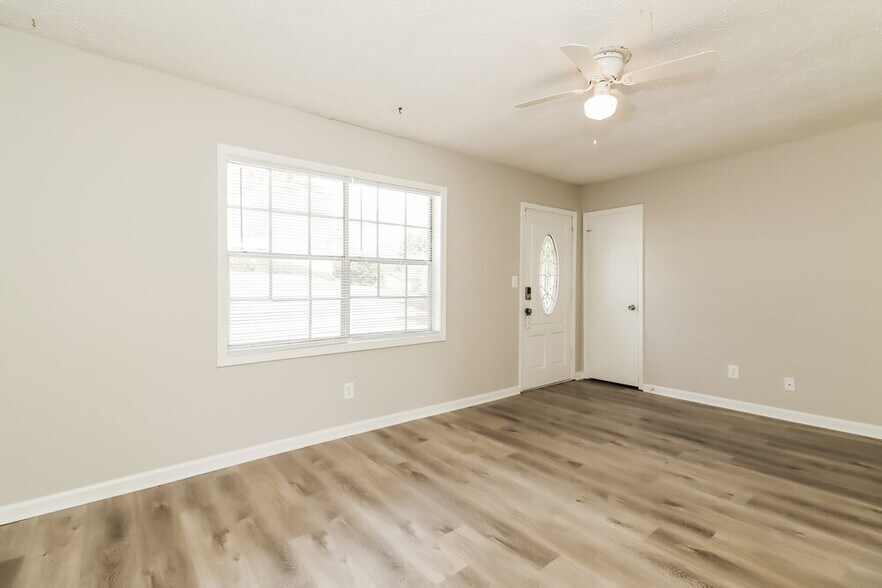 Building Photo - 2851 Britt Dr