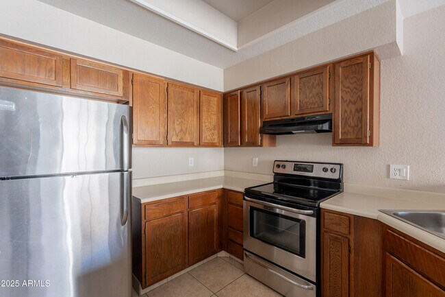 Building Photo - 9439 N 59th Ave