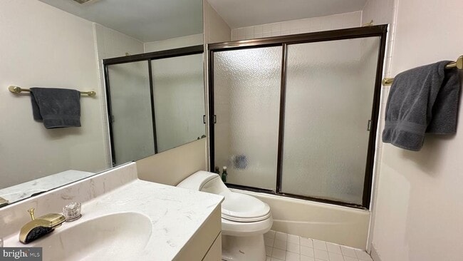 Building Photo - 1530 Key Blvd
