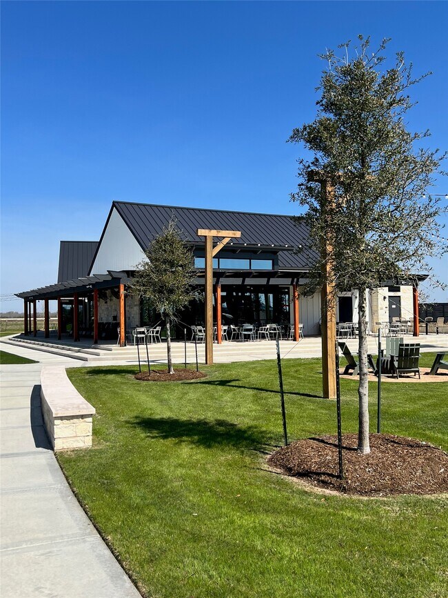 Building Photo - 10615 Summers Wy