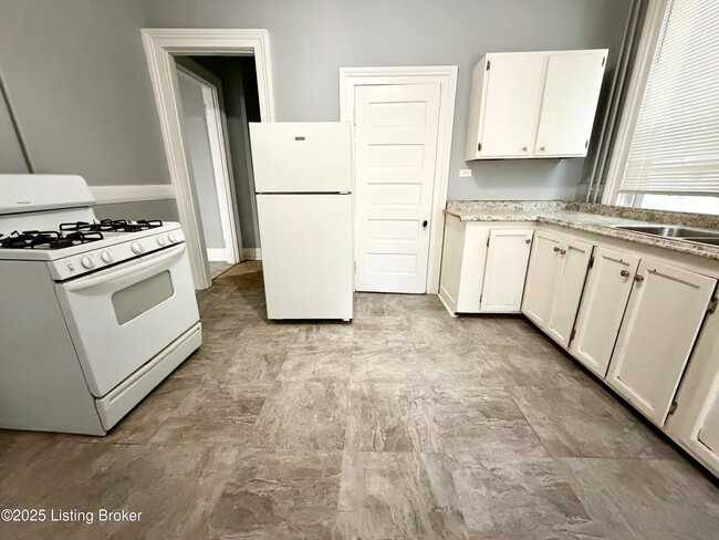 Building Photo - 3755 Southern Pkwy