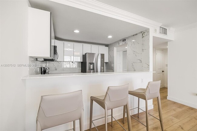 Building Photo - 401 Ocean Dr