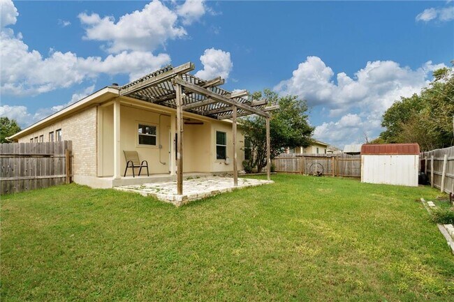 Building Photo - 702 Pampas Ricas Dr