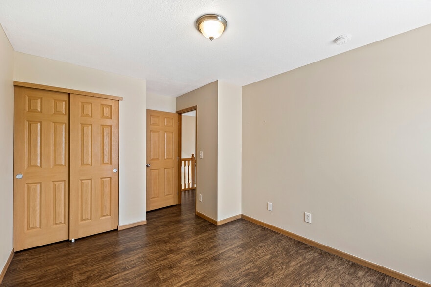 Building Photo - 77 W Fieldstone