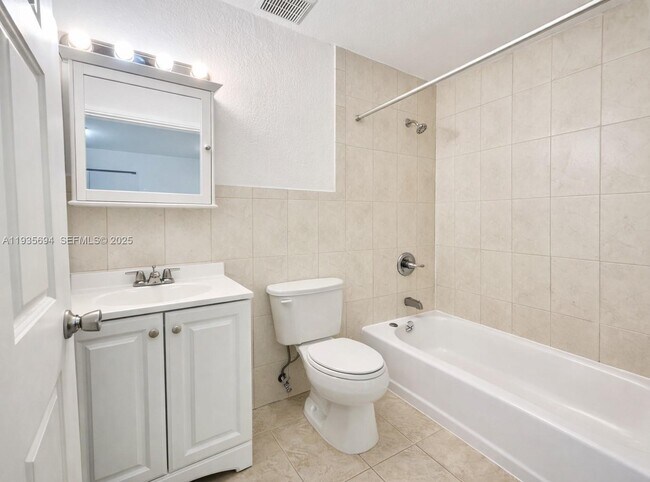 Building Photo - 2471 NW 18th Terrace