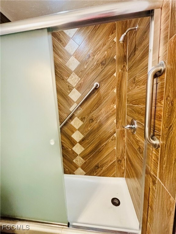 Building Photo - 9303 Lenox Gardens Ln