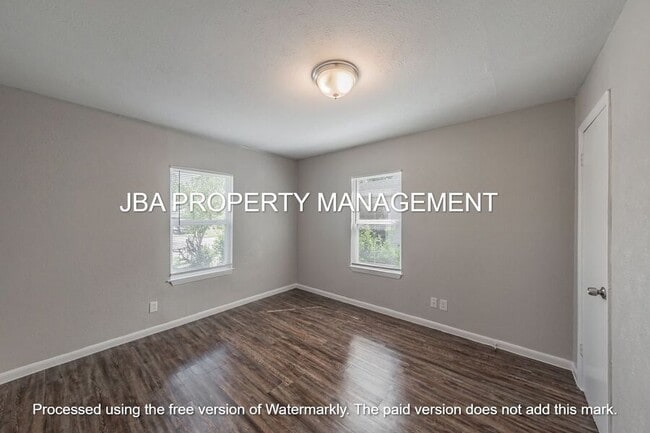 Building Photo - 5433 Houghton Ave