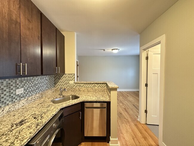 Building Photo - 2917 N Mildred Ave