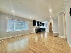 Building Photo - 161 Perry Pl