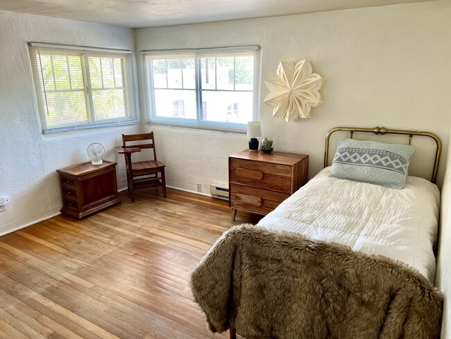 Building Photo - 120 Arno St SE