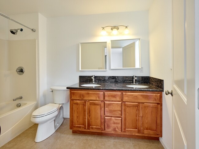 Building Photo - 1214 Alder Dr NE