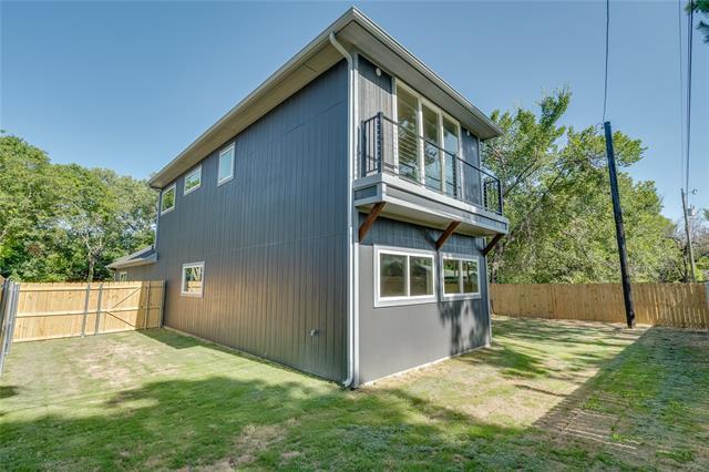 Building Photo - 1851 Highland Dr E