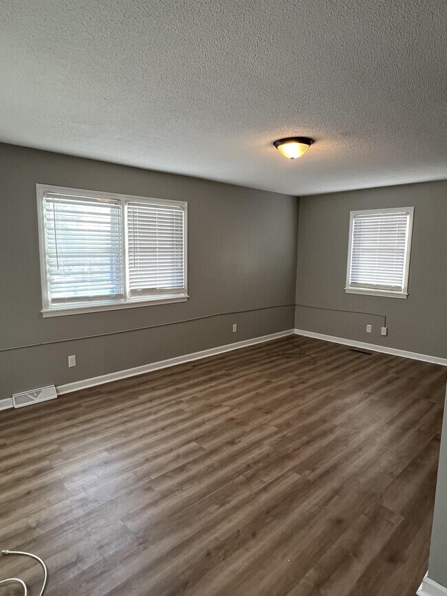 Building Photo - 503 Aspen Way