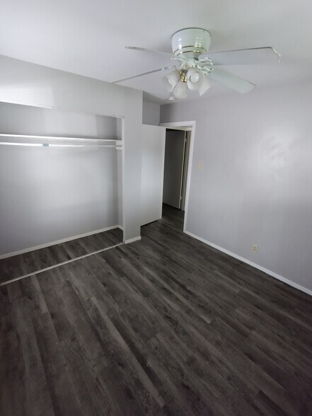 BR 1 a - 410 W Aviation Blvd