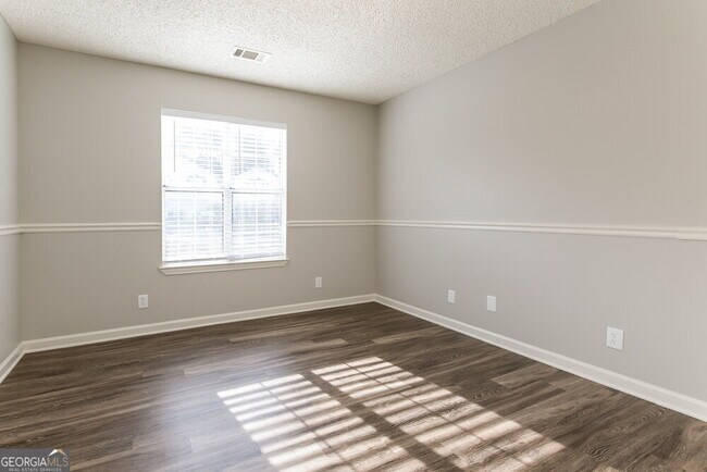 Building Photo - 3360 Tia Trace NW
