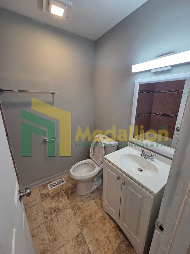 Building Photo - Updated 5-Bedroom Home with Finished Basement and Fenced Yard