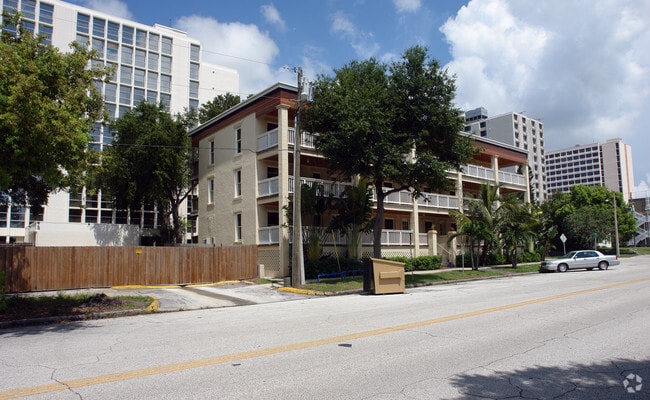 Building Photo - 305 5th St S