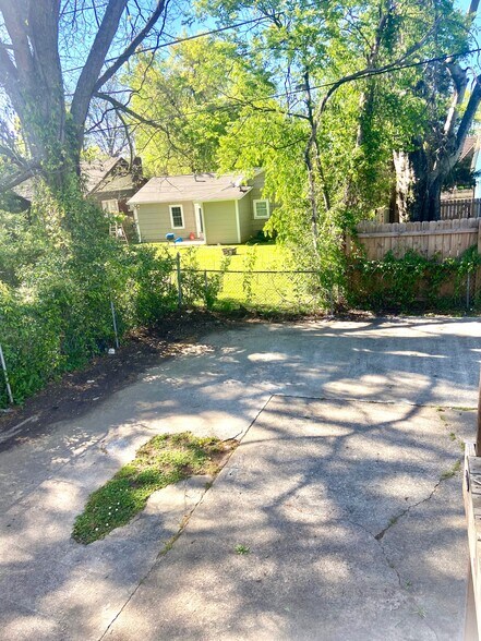 Building Photo - 508 10th Ct S