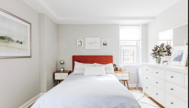 Building Photo - 219 E 28th St