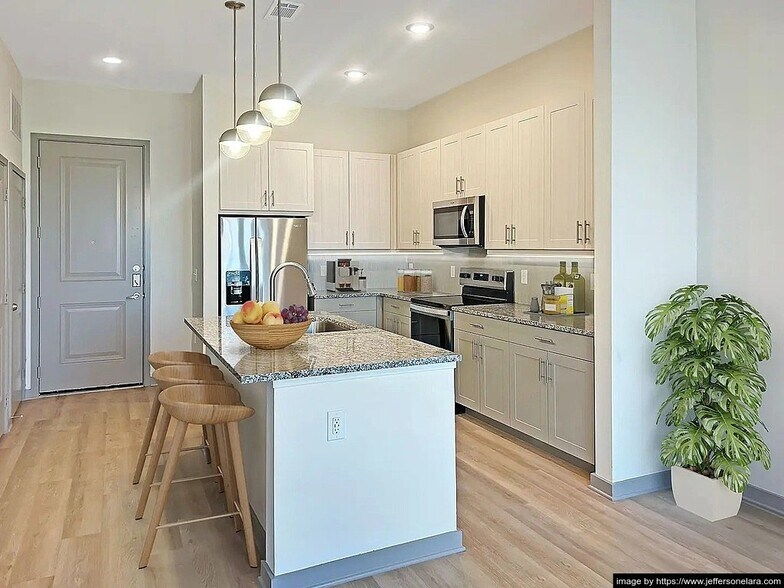 Building Photo - 8153 Beaver Dm St