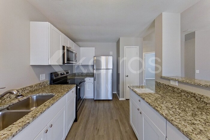 Building Photo - 1401 Alpine Dr