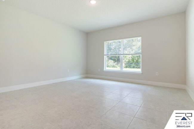 Building Photo - 11 Kaywood Pl