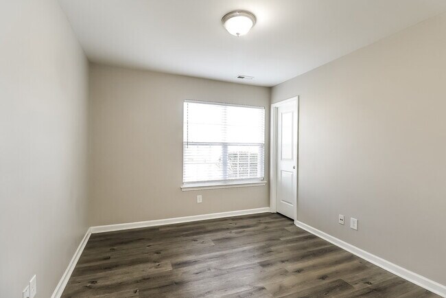 Building Photo - 5012 Broad Leaf Ct