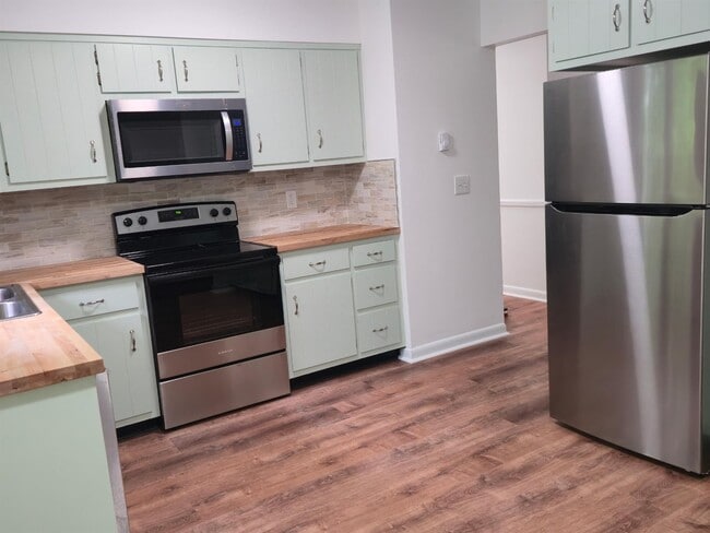 Building Photo - 51 Glenerie Ln