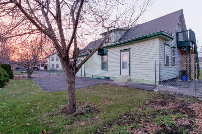 Building Photo - 209 Tioga St