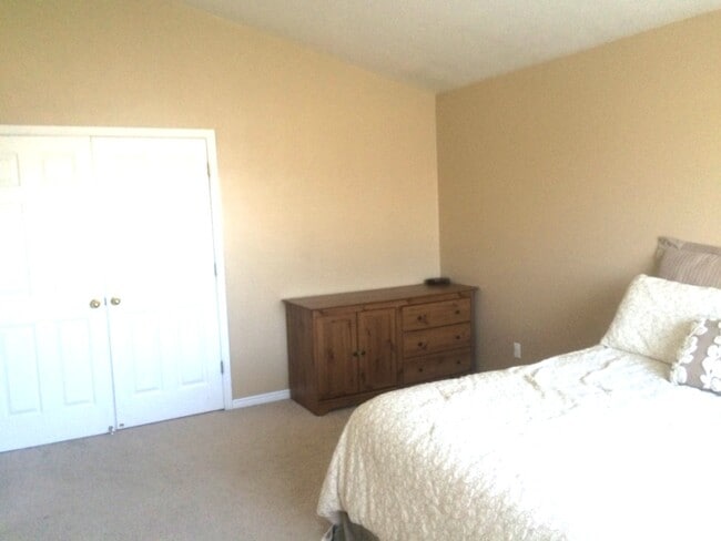 Building Photo - 2258 W 5700 S