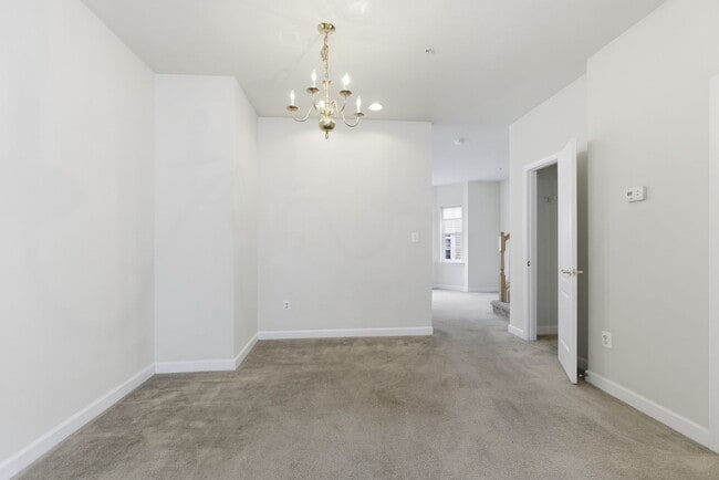 Building Photo - Lovely 3 BR/2.5 BA Townhome in Camp Springs!