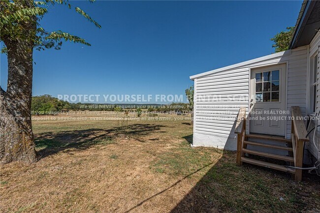 Building Photo - 10741 SW Campbell Rd