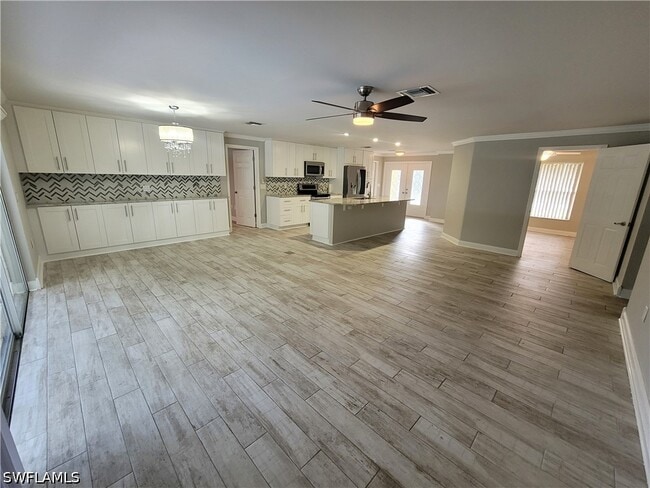 Building Photo - 117 Big Springs Dr