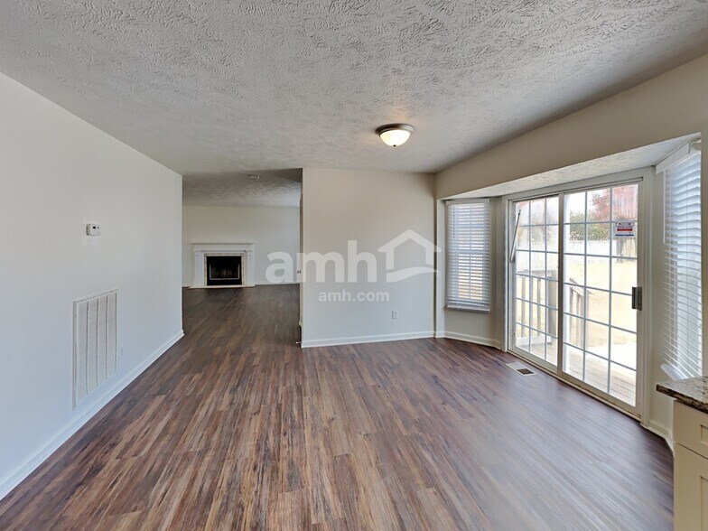 Building Photo - 3408 Ravenel Ct