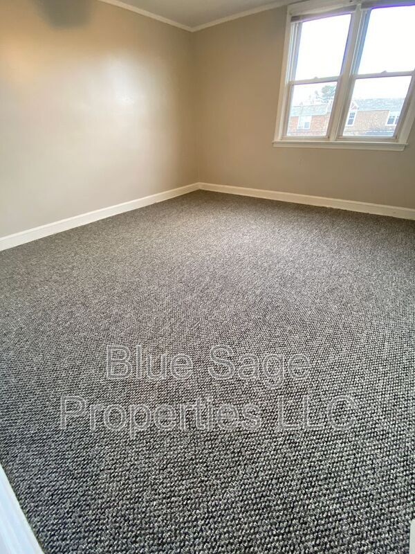 Building Photo - 2254 S Harwood Ave