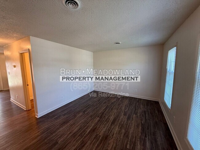 Building Photo - 9101 Parktop Ln NW