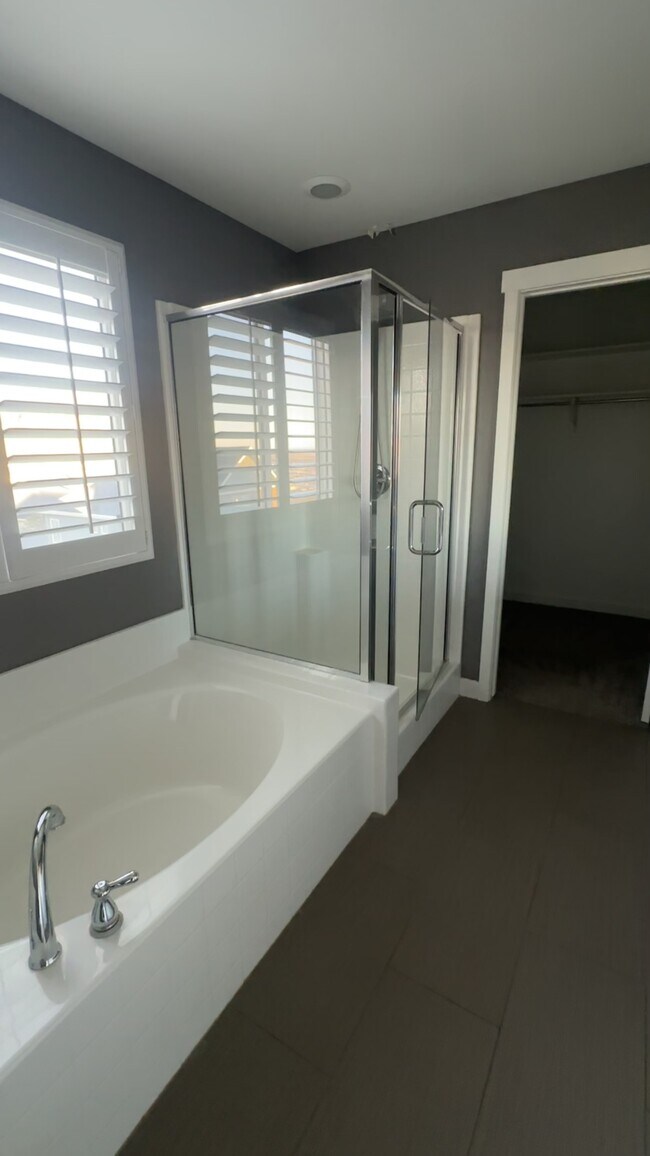 Building Photo - 169 E Ridgeline Wy