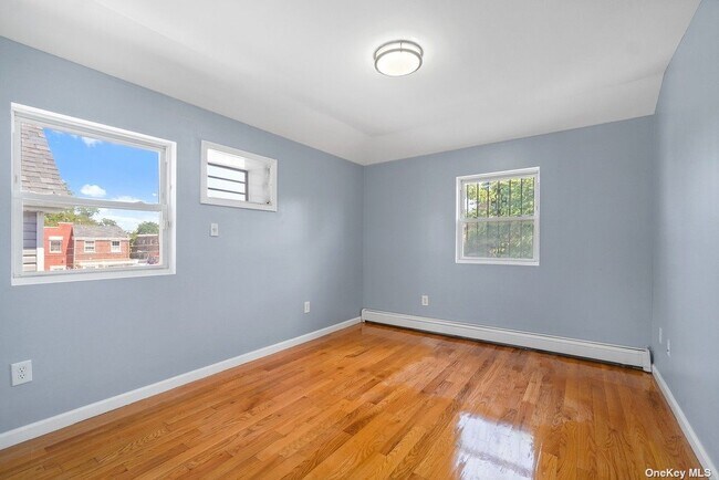 Building Photo - 150-44 113th Ave